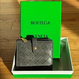 Bottega Veneta Black and Gray Leather Wallet